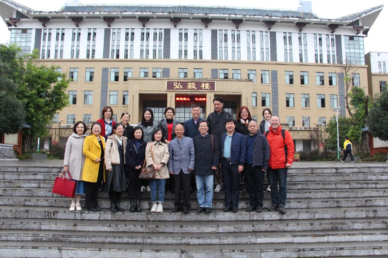 5上海市第三批民办中学名校长培训班学员赴阳光书院考察学习.JPG 5上海市第三批民办中学名校长培训班学员赴阳光书院考察学习.JPG